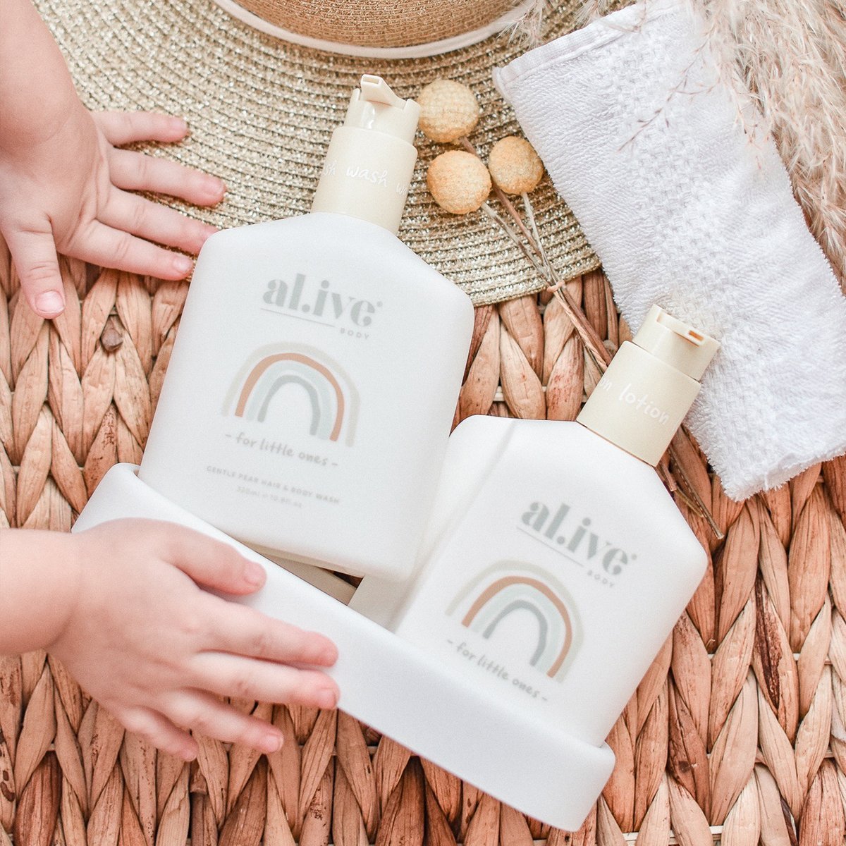 BABY DUO (HAIR/BODY WASH & LOTION + TRAY - GENTLE PEAR)